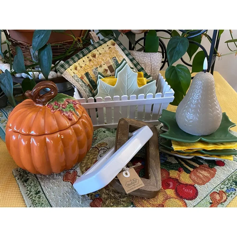Small White Wood Picket Fence Basket Planter Farmhouse Cottage Decor 7.5